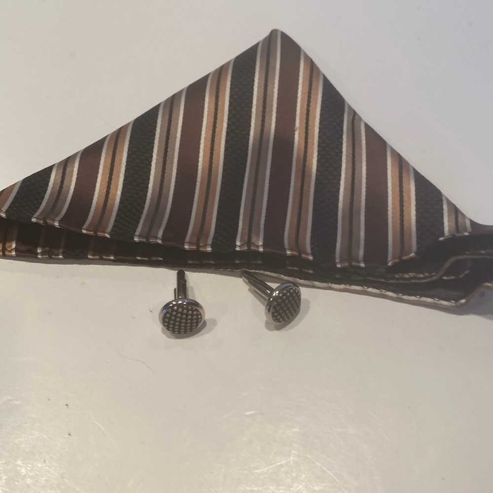 NWOT Dress Shirt Hankie & Cuff links